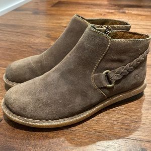 Born short booties- Toya